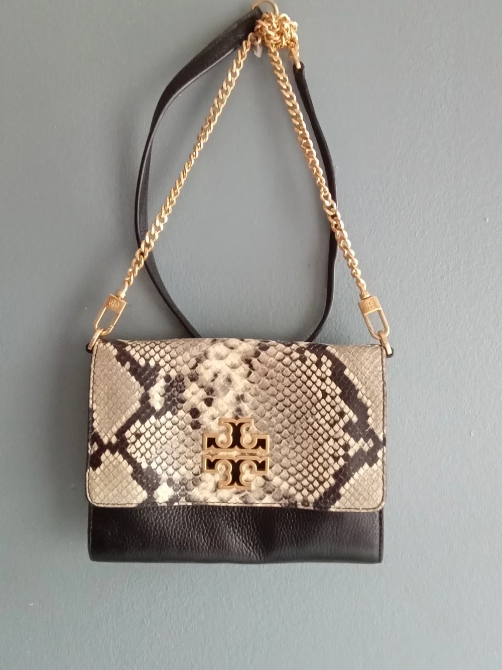 Tory Burch Britten Snakeskin Embossed Leather Crossbody Bag‎ Black Gold Logo